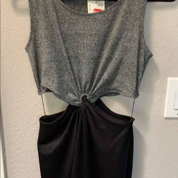 Dress - Picture 3 of 3